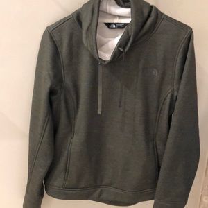 North Face pull over